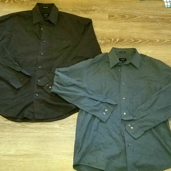 Van Heusen Dress Shirts - Picture 1 of 3